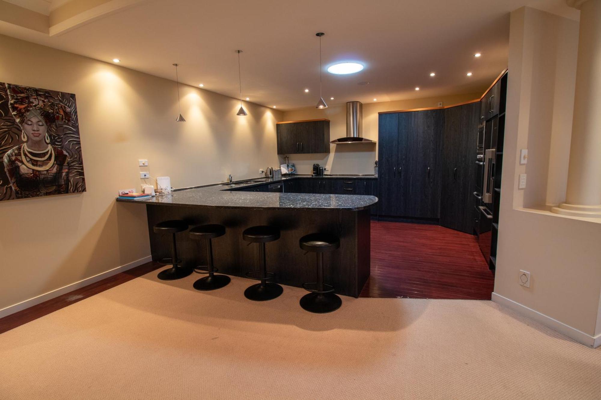 Large Luxury Apartment Located Right In Town Tauposee Exterior foto
